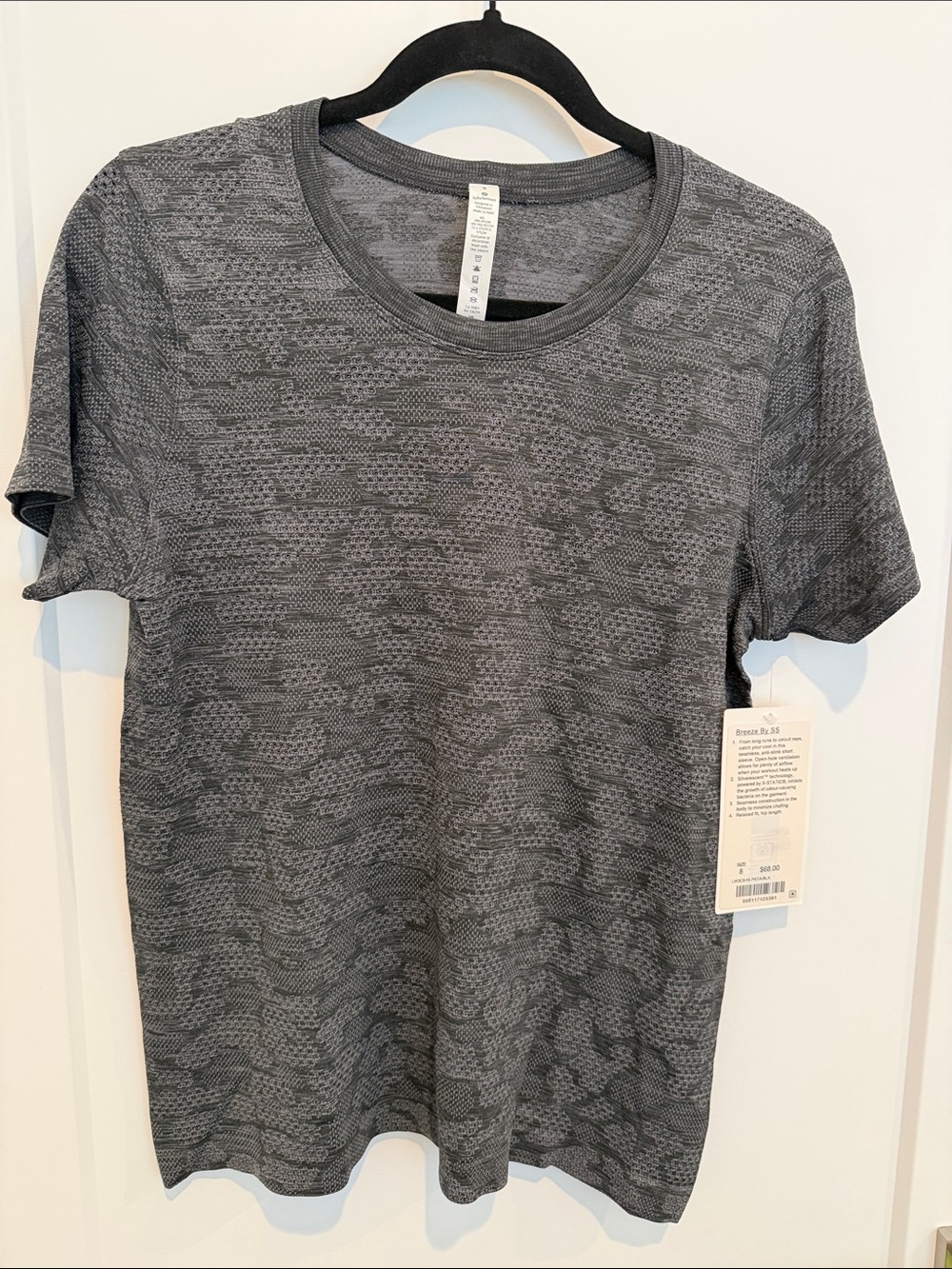 NWT Lululemon Breeze By Short Sleeve
Polar Spots Titanium / Black Size 8 $68